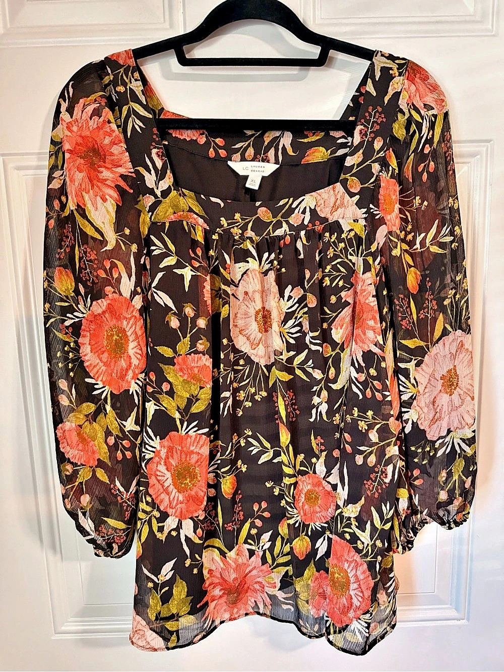 Lauren Conrad Floral Blouse in Black & Pink Size XL Like New